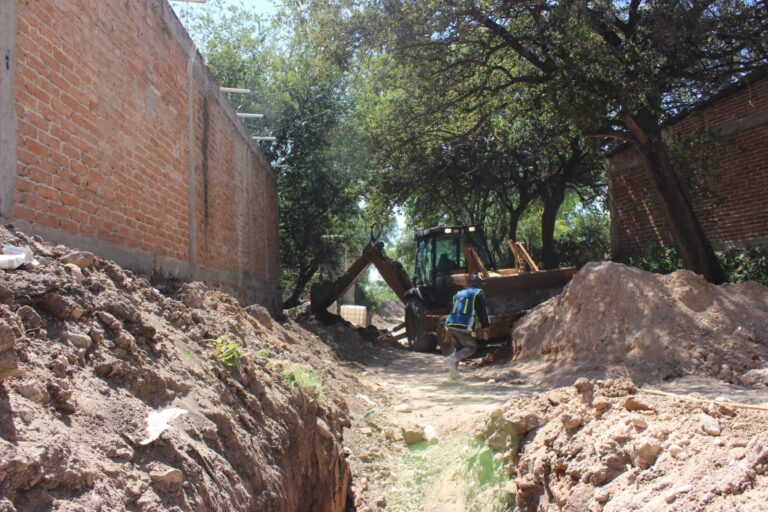 Mejoran la calidad de vida de las familias en Los Nicolases con la rehabilitación gradual del drenaje