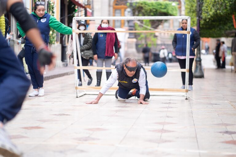Golbol, el deporte que el DIF Municipal está impulsando en la Capital